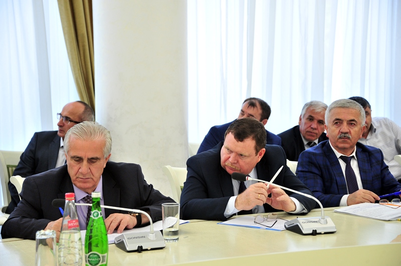 Под руководством Артёма Здунова обсудили вопросы повышения качества обучения в общеобразовательных организациях
