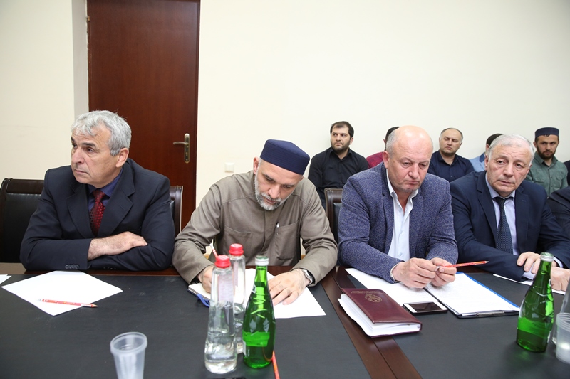 Рамазан Джафаров встретился с представителями духовенства