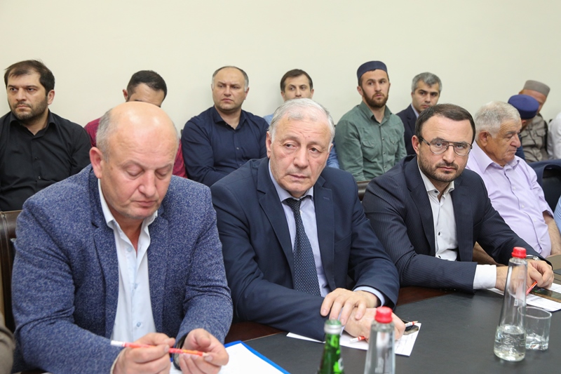 Рамазан Джафаров встретился с представителями духовенства