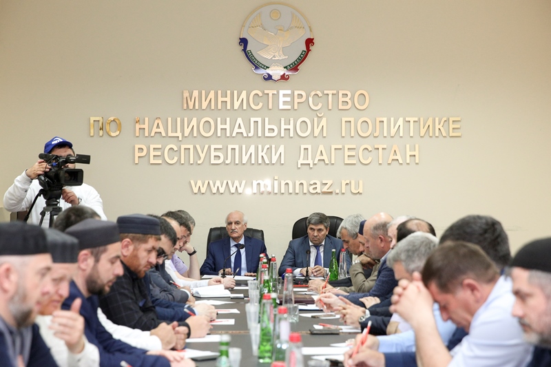 Рамазан Джафаров встретился с представителями духовенства