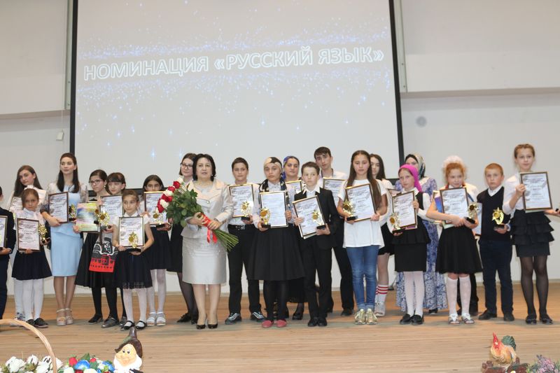 Уммупазиль Омарова посетила фестиваль доброты в Республиканском центре образования