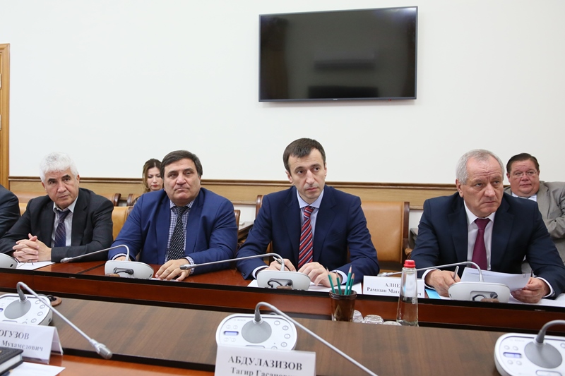 Вопрос обеспечения полноты уплаты налоговых платежей предприятиями строительной отрасли Дагестана обсудили в Правительстве РД