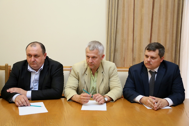 Гасан Идрисов обсудил вопросы освоения производства деталей и узлов к реактивному учебно-тренировочному самолету СР-10 на авиационных предприятиях Республики Дагестан