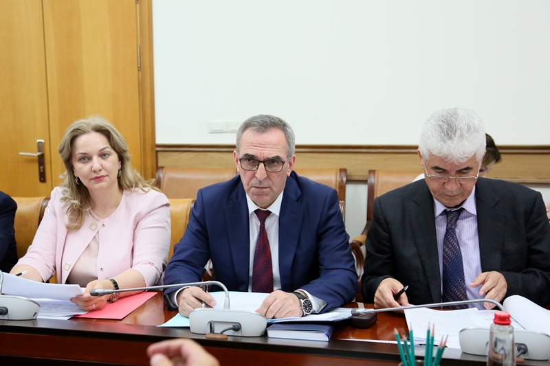 Под руководством Артёма Здунова обсудили реализацию госпрограмм