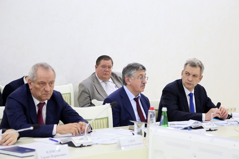 Премьер-министр Дагестана провел встречу с главами муниципалитетов республики