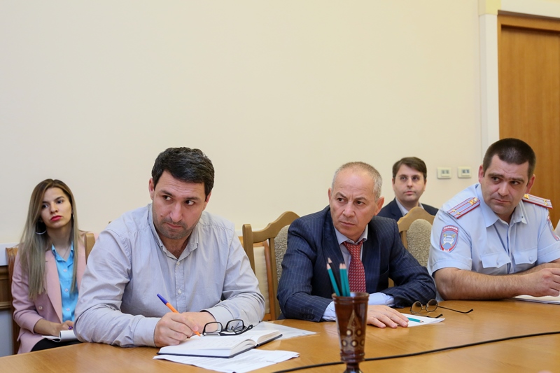 Ограничение въезда в Махачкалу грузового транспорта в дневное время обсудили в Правительстве Дагестана