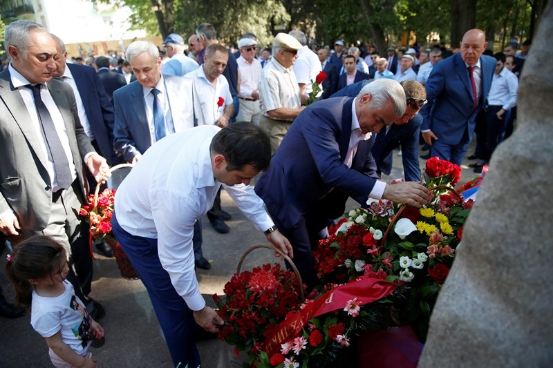 Анатолий Карибов принял участие в митинге памяти Магомед-Салама Умаханова