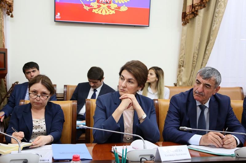 Организацию переработки сельхозпродукции на предприятиях Дагестана обсудили в Правительстве республики