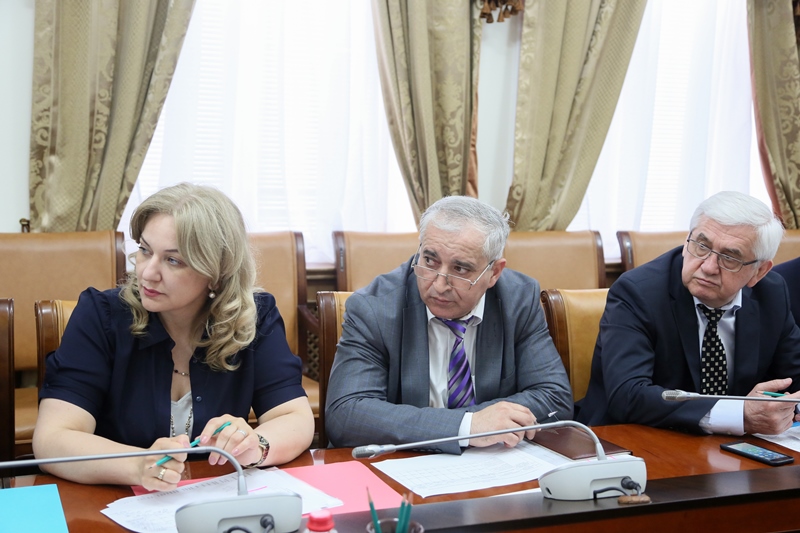 В Правительстве Дагестана обсудили реализацию госпрограмм