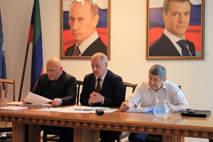 Рамазан Алиев провел в Унцукульском районе выездное совещание по вопросам налогообложения