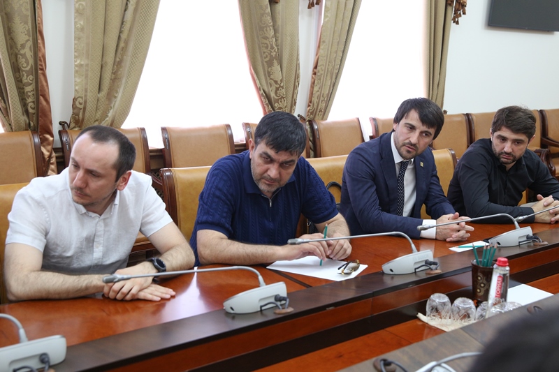 В Правительстве Дагестана обсудили  ход выполнения договоренностей с Минобороны России