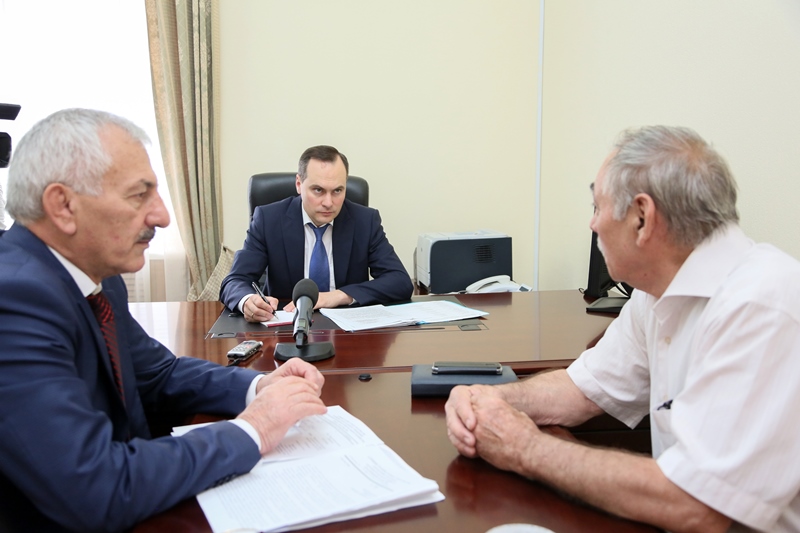 Артём Здунов провел приём граждан