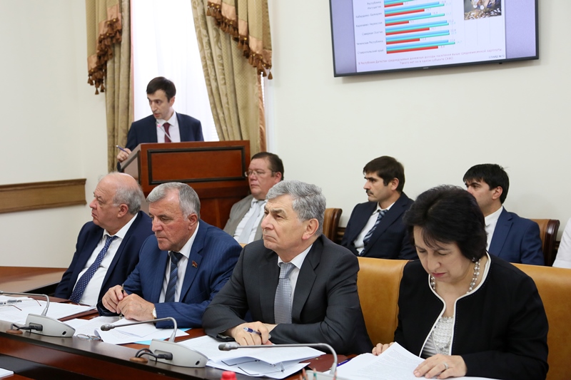 Под руководством Артёма Здунова состоялось заседание Правительства Дагестана