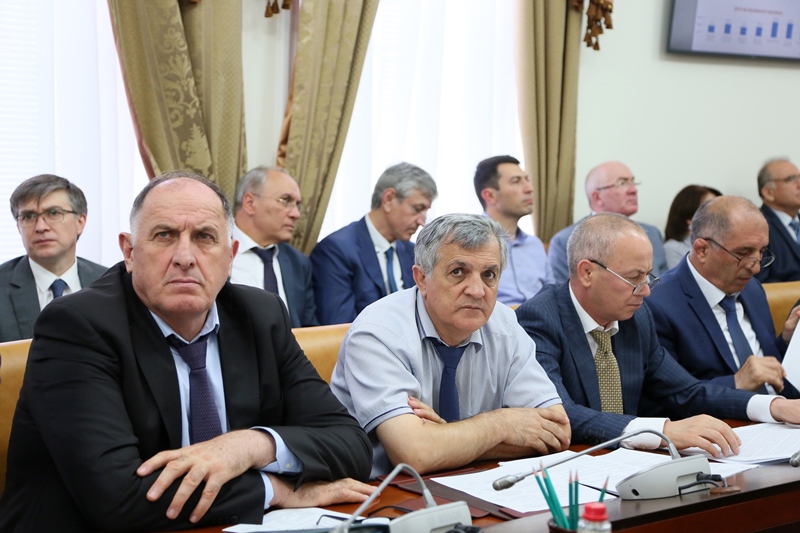 Под руководством Артёма Здунова состоялось заседание Правительства Дагестана