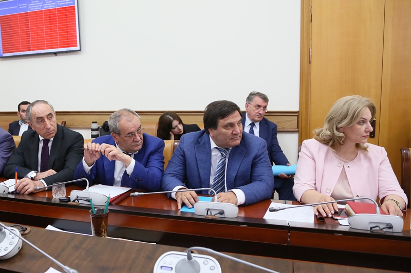 Под руководством Артёма Здунова состоялось заседание Правительства Дагестана