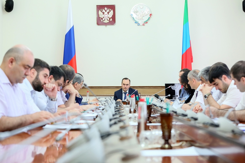 Вопросы по переселению граждан из аварийного жилищного фонда в РД обсудили в Правительстве региона