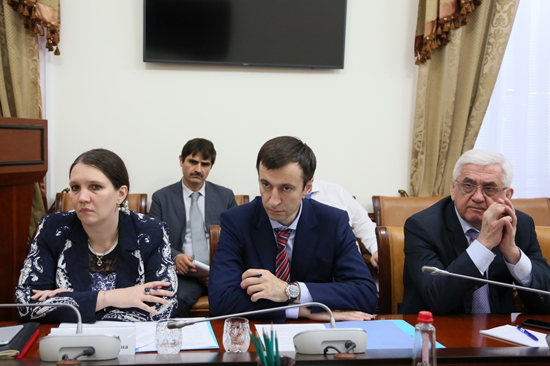 В Правительстве Дагестана обсуждены меры по исполнению государственных гарантий