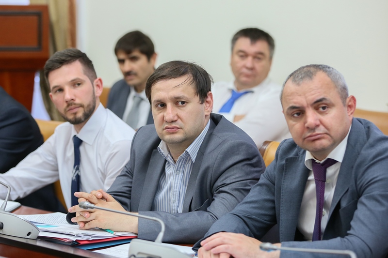 В Правительстве Дагестана обсуждены меры по исполнению государственных гарантий