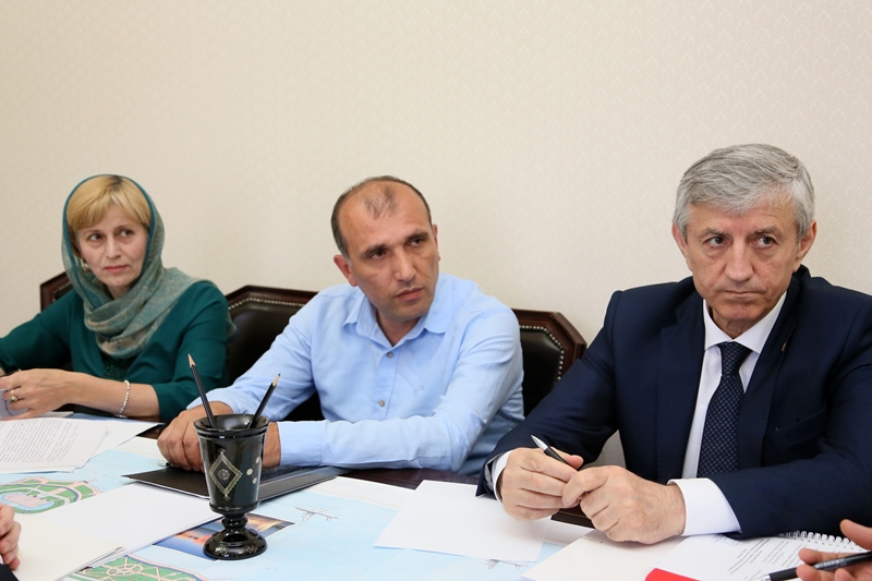 Под руководством Рамазана Алиева прошло совещание по вопросу погашения просроченной задолженности субъектов МСП