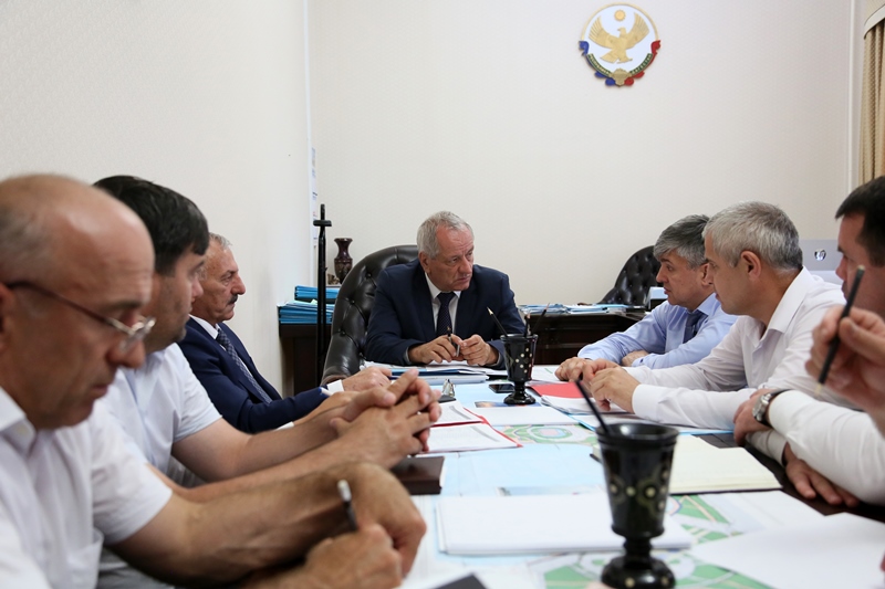 Под руководством Рамазана Алиева обсудили ход реализации приоритетного проекта «Безопасные и качественные дороги»