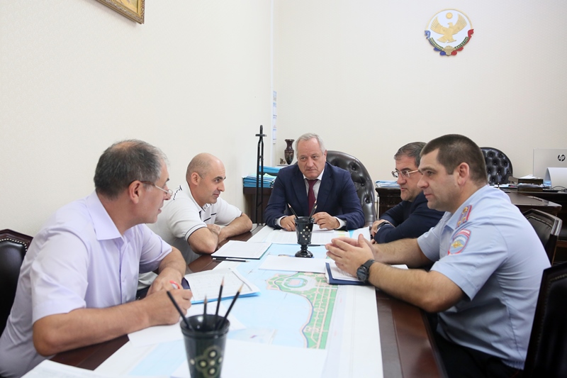Рамазан Алиев провел совещание по мерам обеспечения  поступлений дополнительных налоговых доходов в консолидированный бюджет РД