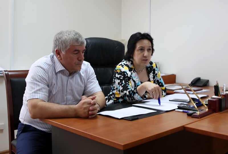 Уммупазиль Омарова провела личный прием  граждан в городе Дагестанские Огни