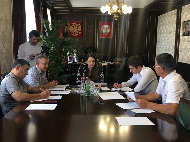 Екатерина Толстикова провела приём граждан в Бабаюртовском районе
