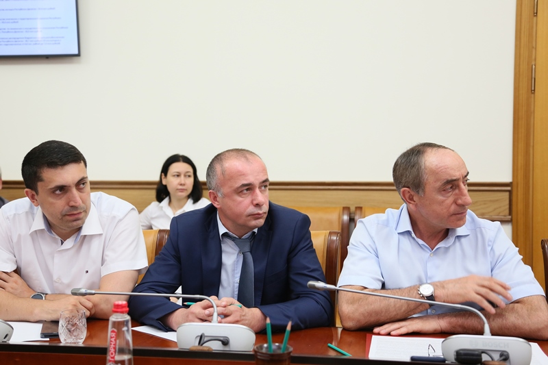 Под руководством Артёма Здунова обсудили вопросы кредиторской задолженности