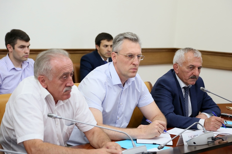 Артём Здунов: «Для меня важно, чтобы до 1 сентября во всех школах была обеспечена безопасность детей».