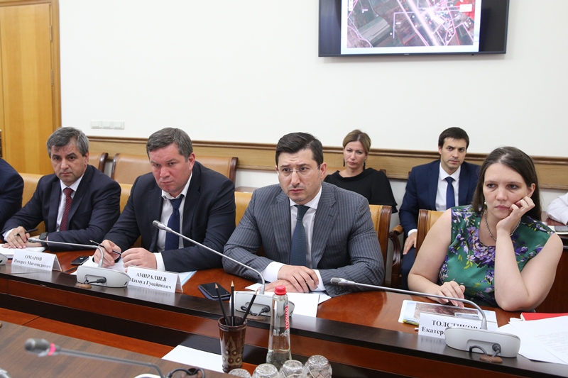 Перспективы расширения предоставленных Международному аэропорту «Махачкала» земель обсудили в Правительстве Дагестана