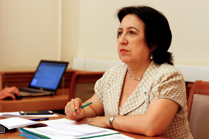 Уммупазиль Омарова провела видеоконференцию по вопросам готовности образовательных организаций к новому учебному году