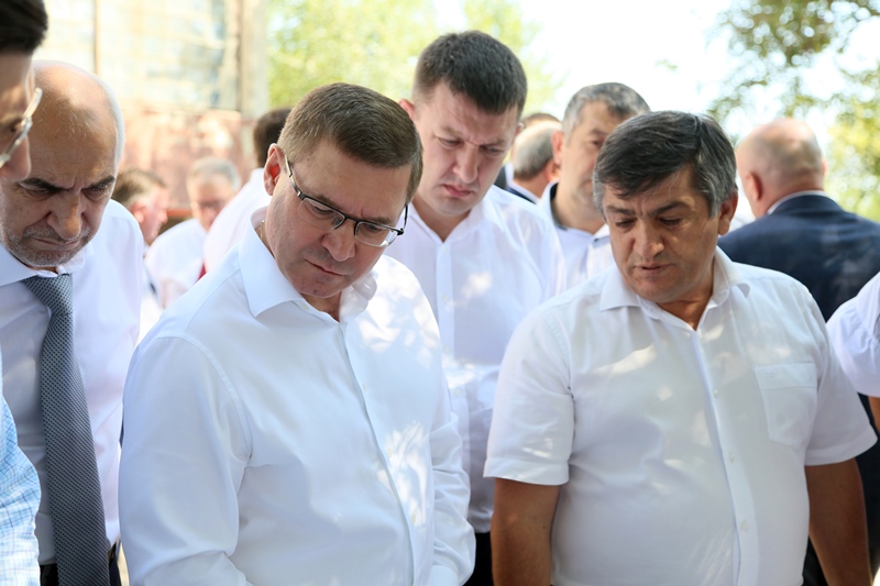 Министр строительства и ЖКХ России ознакомился с проектом расширения очистных сооружений Махачкалы