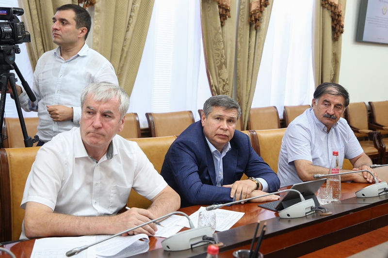 Ход уборки сельскохозяйственных культур обсудили в Правительстве Дагестана