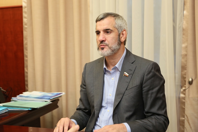 Уммупазиль Омарова и Бувайсар Сайтиев обсудили развитие детского спорта в Дагестане