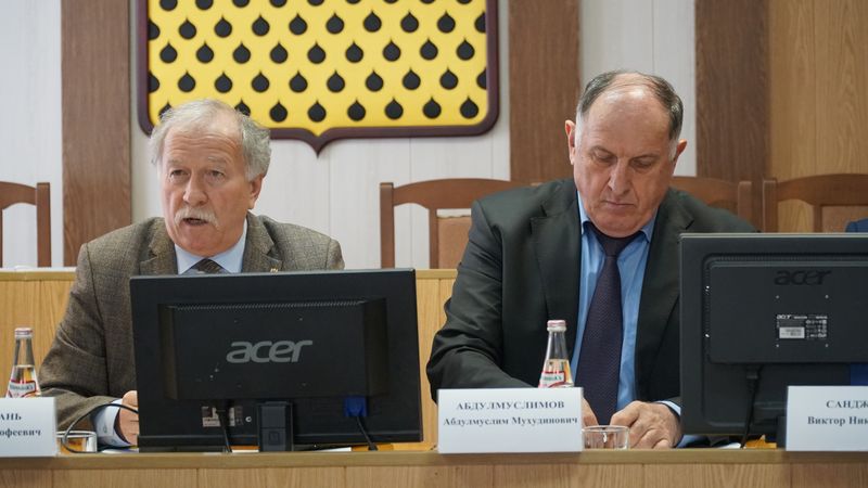 Дагестан, Калмыкия и Ставропольский край обсудили вопросы развития овцеводства и совместной борьбы с саранчовыми