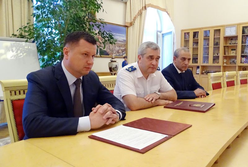 Артём Здунов встретился с Алексеем Ежовым