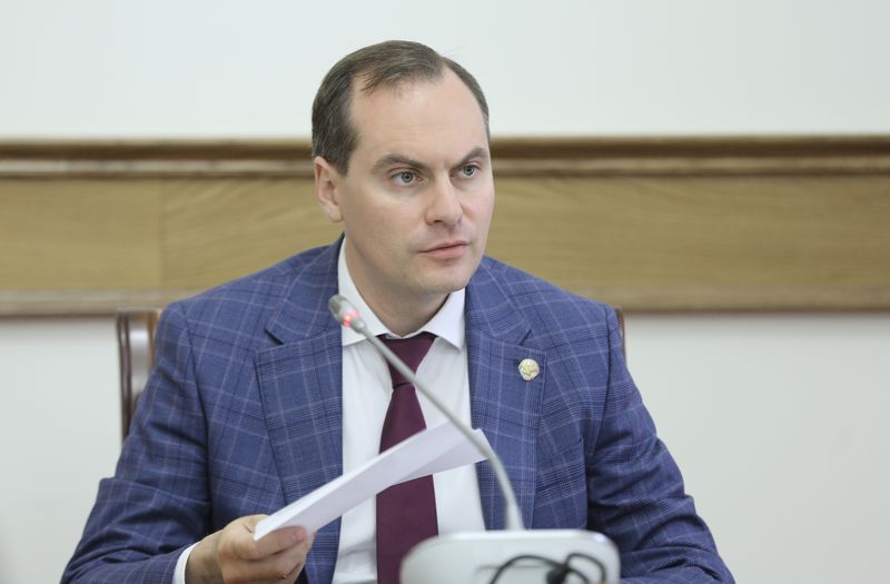 Артём Здунов предупредил глав муниципалитетов и министерства об ответственности за здоровье детей