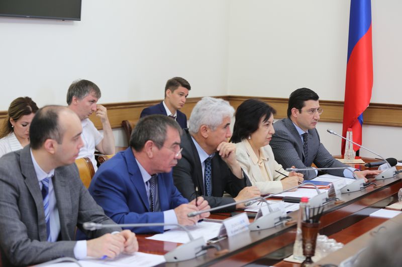 Артём Здунов предупредил глав муниципалитетов и министерства об ответственности за здоровье детей