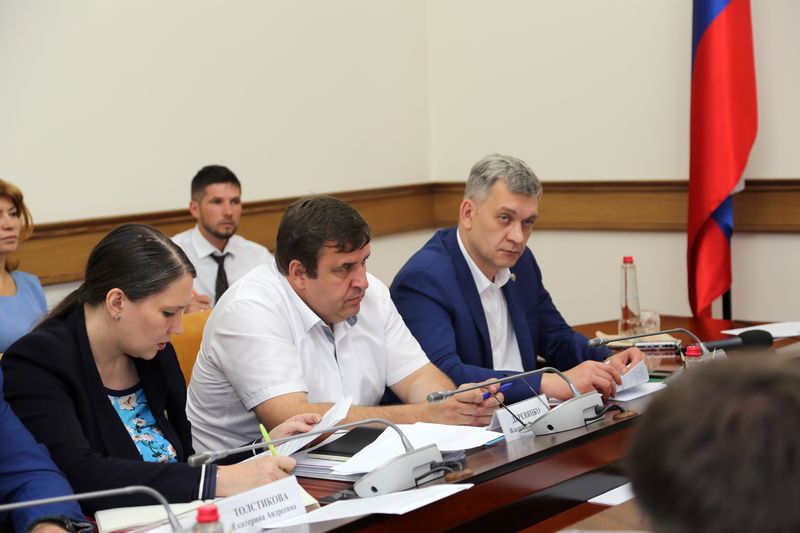 Артём Здунов призвал активизировать работу по развитию топливно-энергетического комплекса Дагестана