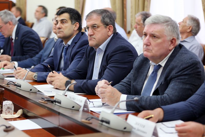 Реализацию нацпроекта «Образование» обсудили под руководством Артёма Здунова