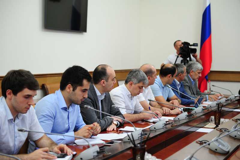 Правительством Дагестана обсужден вопрос подключения социально значимых объектов к сети «Интернет»