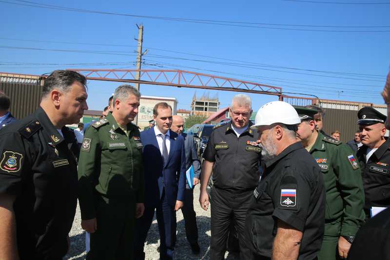 Замминистра обороны РФ проинспектировал ход строительства объектов в Дагестане