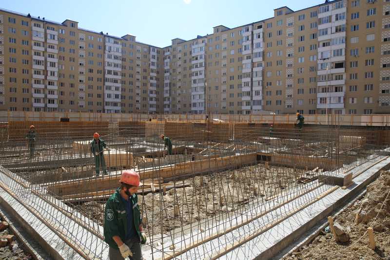 Замминистра обороны РФ проинспектировал ход строительства объектов в Дагестане