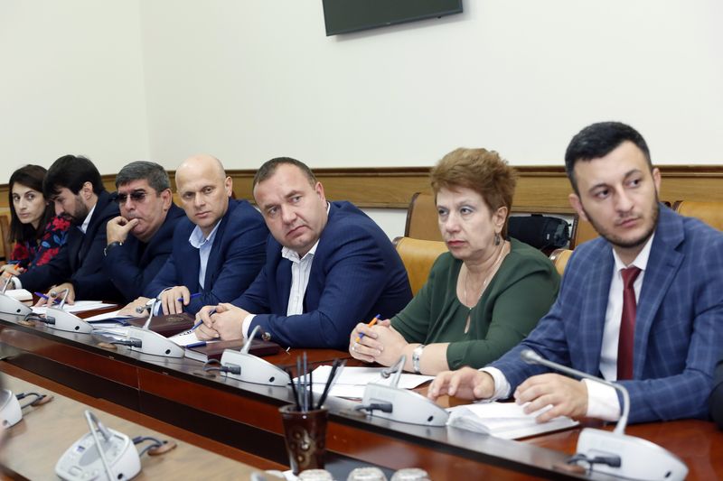 В Правительстве Дагестана обсудили меры по обращению с твердыми коммунальными отходами