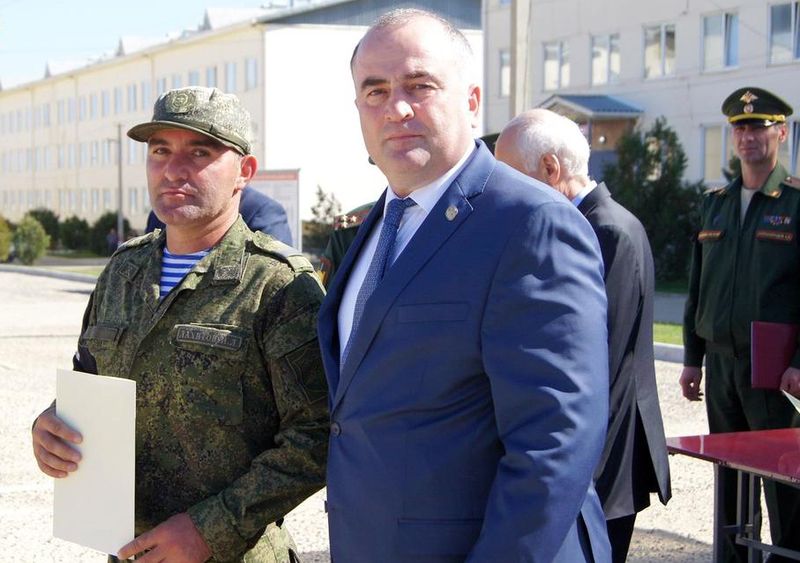 Рамазан Джафаров поздравил батальон военной полиции 136-й мотострелковой бригады с возвращением на родину