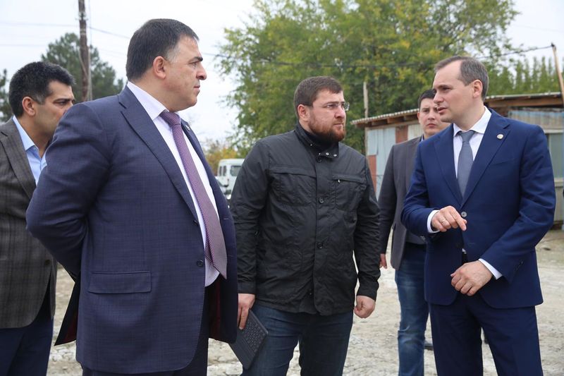 В Магарамкентском районе Артём Здунов осмотрел строящиеся социальные объекты