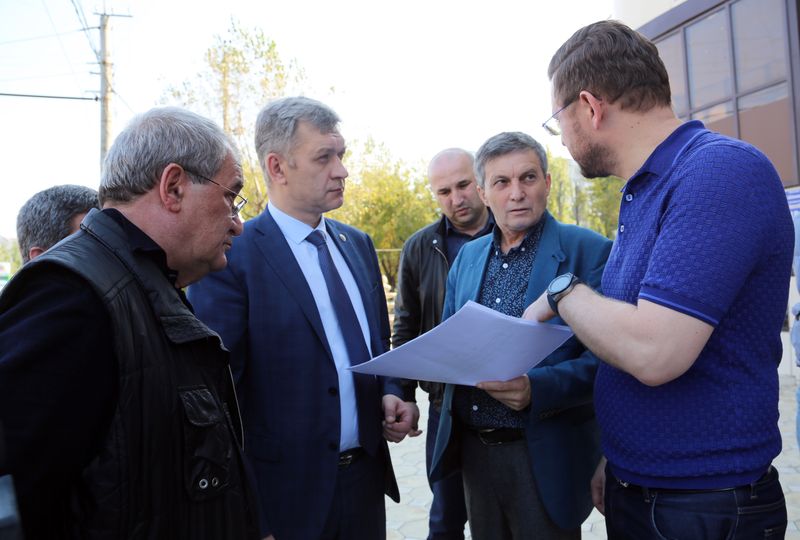 Владимир Иванов  с выездом на место обсудил вопросы реконструкции проспекта Имама Шамиля
