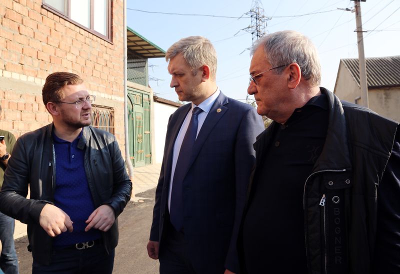 Владимир Иванов  с выездом на место обсудил вопросы реконструкции проспекта Имама Шамиля