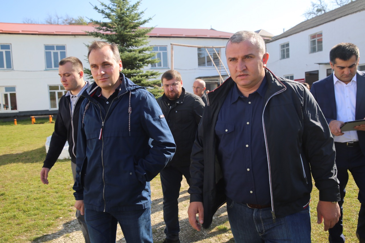 Артём Здунов посетил Казбековский район