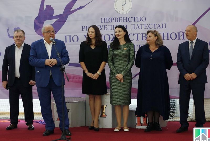 Анатолий Карибов открыл первое первенство Дагестана по художественной гимнастике